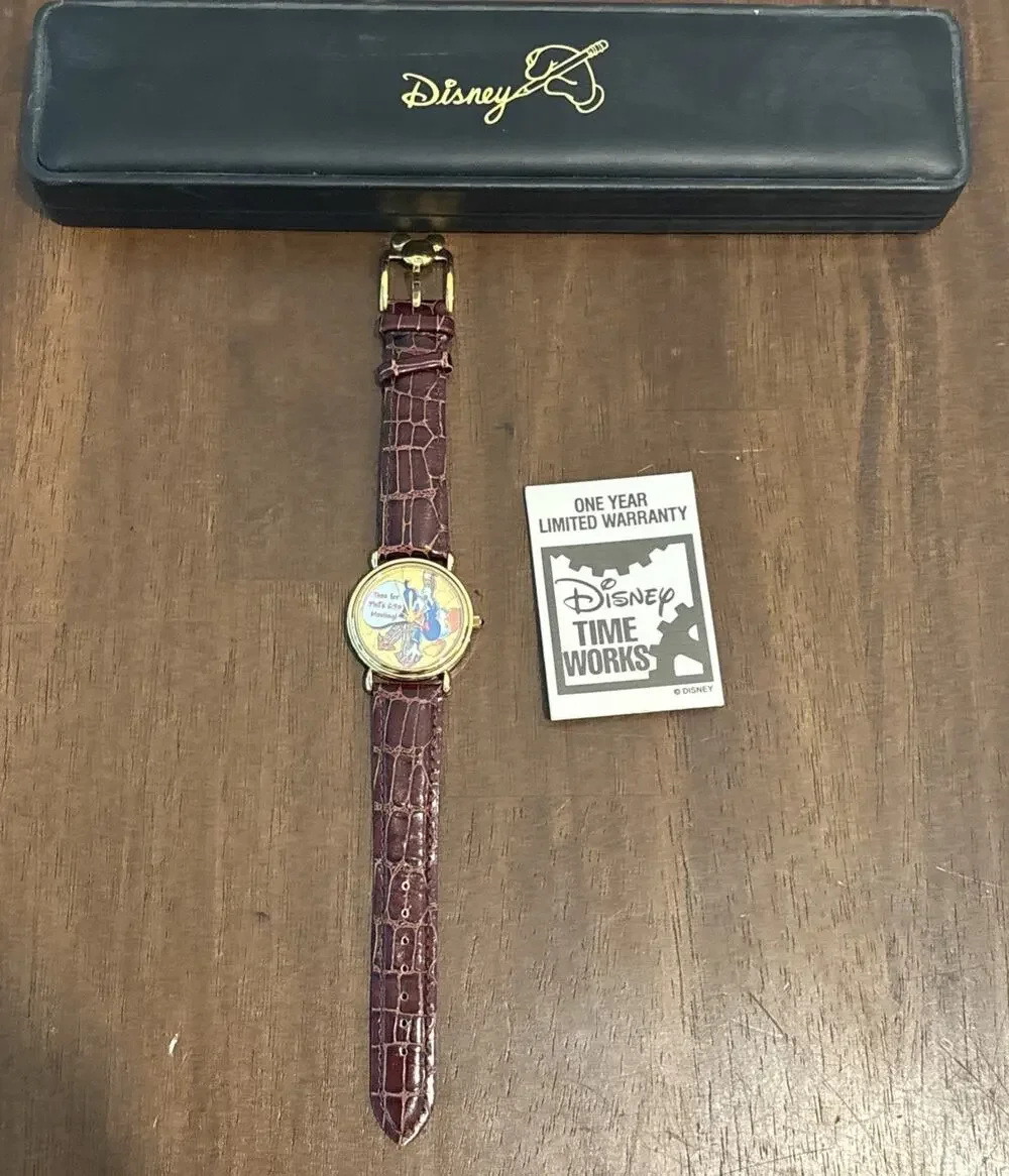 New Disney Artist Watch Donald Duck Rare! Super Nice Quality Limited